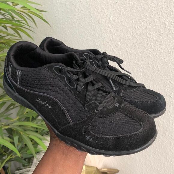 2000s Y2K Vintage Skechers lace up sneakers trainers Genuine leather suede  Women